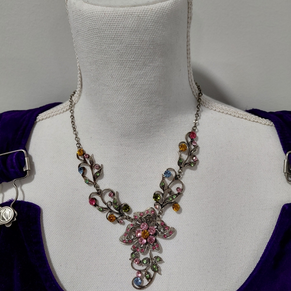 Elegant Multicolor Floral Rhinestone Necklace